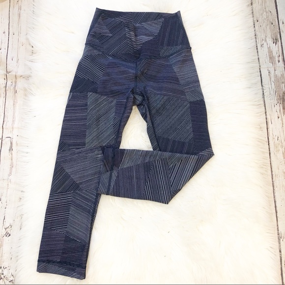 lululemon athletica Pants - Lululemon W6AI3S Hi-Rise Wunder Under Crops Size 4